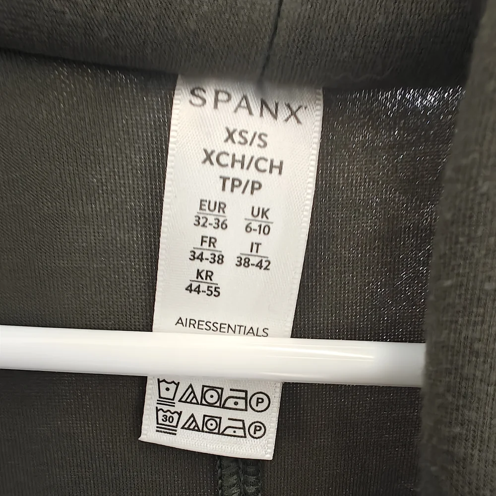 SPANX Cardigan In Cacoon Green - Picture 3 of 8
